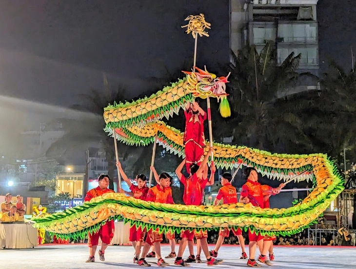 Đoàn lân sư rồng Hải Anh đến từ tỉnh Bình Phước